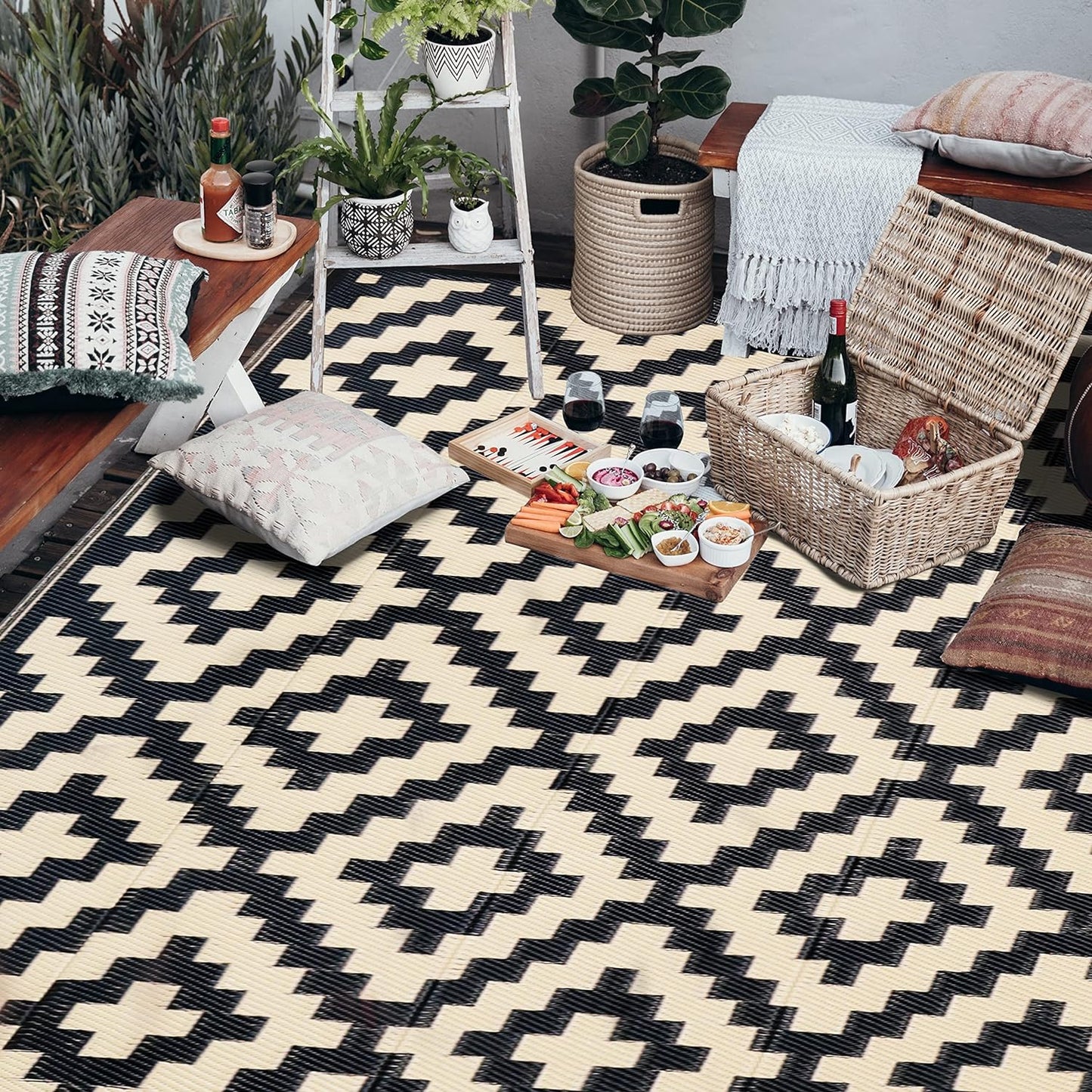 SAND MINE Reversible Mats with Led Strip Lights, Plastic Straw Rug, Modern Area Rug, Large Floor Mat for Outdoors, Patio, Backyard, Deck, Picnic, Camping, Black & Beige, 8' x 10'