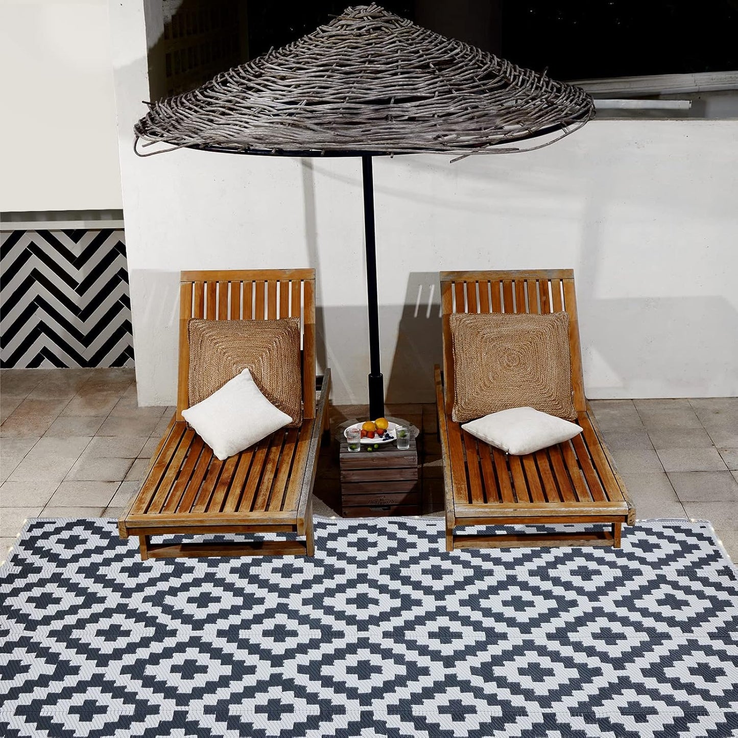 URBEST Outdoor Camping Mats Rugs Reversible Waterproof RV Deck Porch Plastic Rugs Led Illuminated Patio Mat Black-White 9x12 Feet
